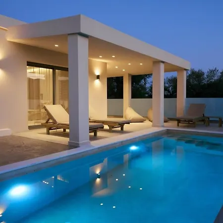 Villa Asimina, A Sensory Escape With Heated Pool By Mindyourvilla