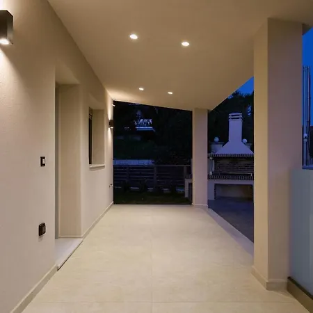 Villa Asimina, A Sensory Escape With Heated Pool By Mindyourvilla