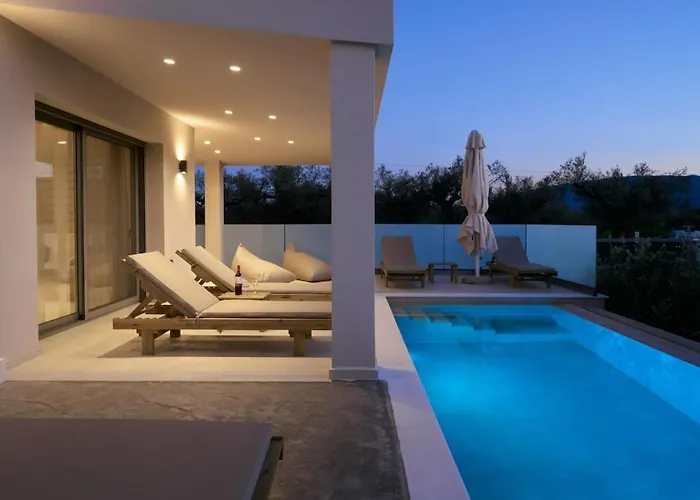 Asimina, A Sensory Escape With Heated Pool By Mindyourvilla *