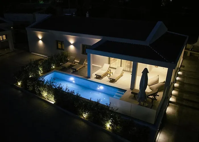 Asimina, A Sensory Escape With Heated Pool By Mindyourvilla Áyios Kírikos