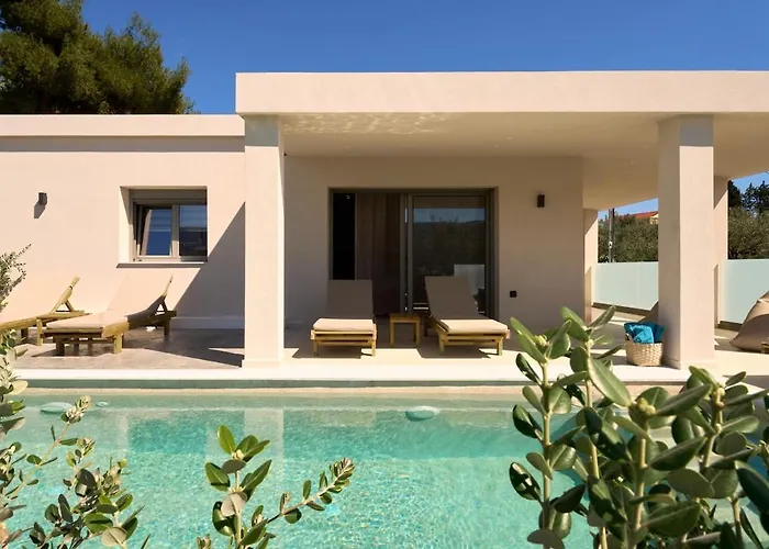 Villa Asimina, A Sensory Escape With Heated Pool By Mindyourvilla